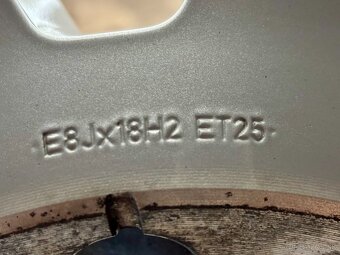 AUDI č. 21-Zimna sada 255/60 R18 - 6