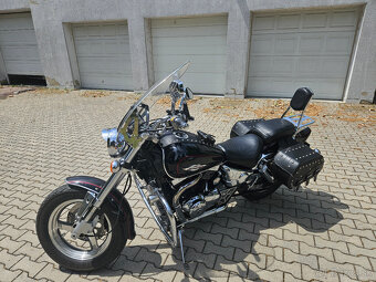 Suzuki Marauder VZ 800 - 6