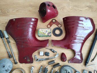 Prodám náhradní diely pro JAWA 550 pařez a jawa 555 - 6