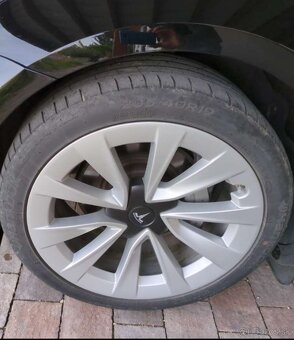 Tesla model 3 SR + Refresch ,9/2021, 71000 km - 6