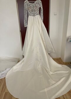 Svadobné šaty s vlečkou - 6