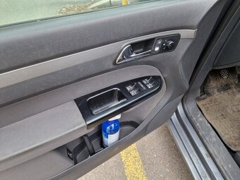 VW Touran 2L TDi 103kW r. 2004 - 6