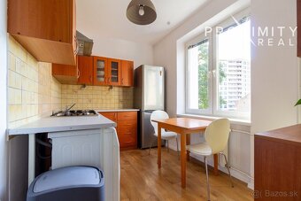 Štýlový 2-izbový byt s balkónom na skvelej adrese - 6
