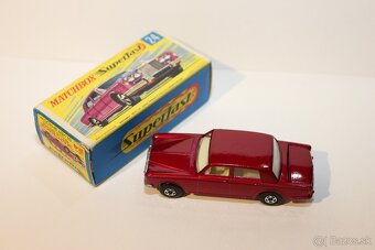 Matchbox SF Rolls Royce silver shadow-pink base - 6