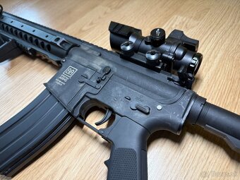 SPECNA ARMS M4 + Kolimátor FULLMETAL - 6