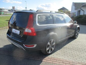 VOLVO XC70 2,4D5 151kw AWD SUMMUM GPS Radar 2011 - 6