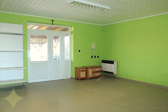 Čiastočne zrekonštruovaný rodinný dom v obci Dolinka - 6