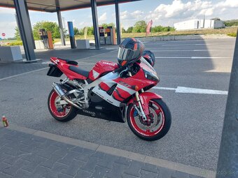 Yamaha yzfR1 - 6