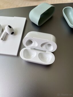Apple AirPods 3. generácie s MagSafe nabíjacím puzdrom - 6