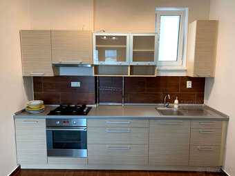 3 izbový byt s parkovaním - centrum - 6