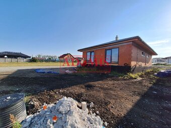 Predáme 5izbový tehlový bungalov Ruskov 126m2, pozemok 620m2 - 6