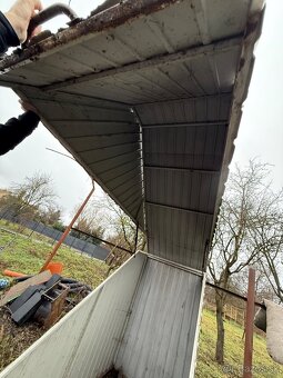 Plechová motogaráž so železnou konštrukciou - 6
