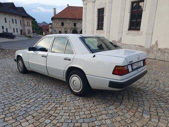 Mercedes W124 200E - 6