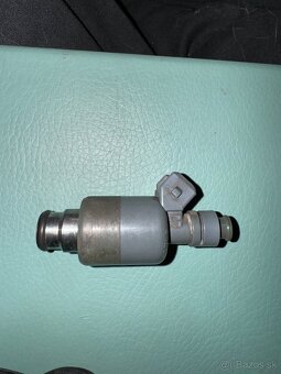 Predam vstrekovace na opel astra g 1,4l 66kw 16v - 6