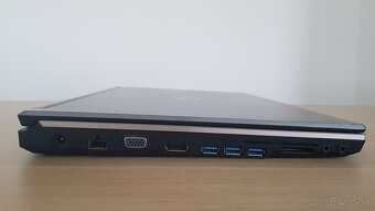 Notebook FUJITSU / i7 / 8GB / 256GB / 15.6" - 6