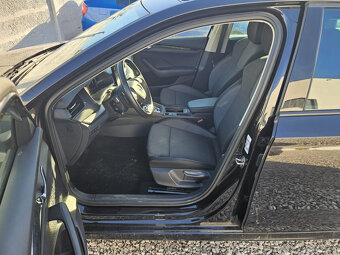 ŠKODA OCTAVIA COMBI 2.0 TDI STYLE DSG - 1.MAJITEĽ - 6