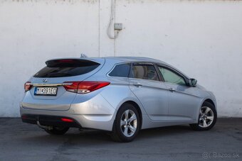 HYUNDAI i40 CW 1.7 CRDi 100kW A/T Business 2014 - 6