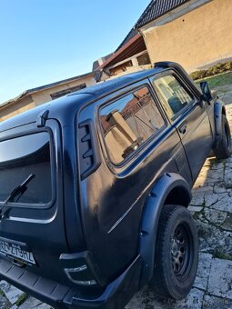 Lada niva . 4x4. - 6