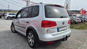 Volkswagen Touran 2.0 TDI Cross 7 miestne - 6