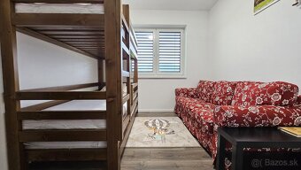 EXKLUZÍVNE Idylický, úplne dokončený a zariadený 4-iz - 6