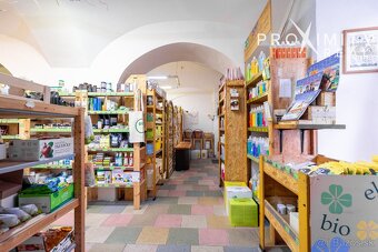 Úžasný obchodík v centre mesta - 6