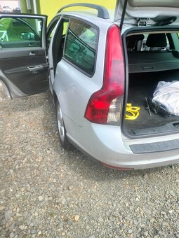 Predám Volvo V50 2.0tdi 100kw rok 2008 - 6