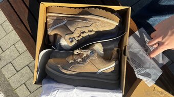 UGG LOWMEL SAND - 6