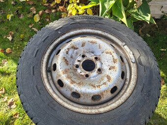 Predám plechové disky so zimnými pneu 205/65 R16C - 6