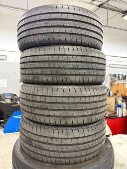 Predám letné penu goodyear 225/40R19 - 6