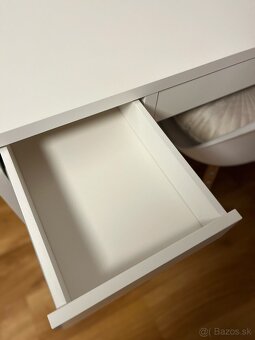 PREDÁM SET - stolík aj stolička s podložkou - 6