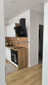 PERFEKTNÝ NOVO KOMPLETNE ZREKONŠTRUOVANÝ A ZARIADENÝ 2 IZBOV - 6