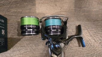 Daiwa Exceler LT 2500-XH s 2 cievkami a novými šnúrami - 6