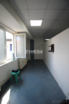 Na prenájom - priestor 185 m2 v centre mesta Humenné - 6