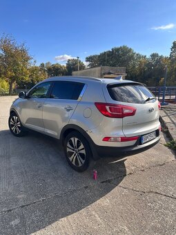 KIA Sportage 2.0 CRDi AWD - 6