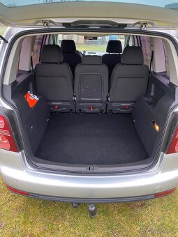 Predám vw Touran Facelift r 2007 1,9Tdi 77kw - 6