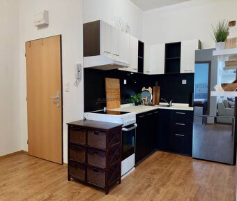 Nájom - 2izb.Račianska, 42 m2, komplet zariadený, balkón aj  - 6