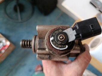 vstrekovacie cerpadlo vw 03h127026d 200€ - 6