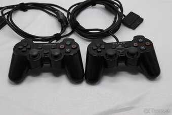 PS2 Slim SCPH-70004 silver + 2 ovládače + FMCB karta - 6