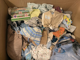 Balík detských chlapčenských vecí - tričká, nohavice, tenisk - 6