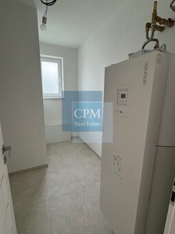 Ponúkame na predaj 4-izbový samostatný dom v časti Hviezdosl - 6