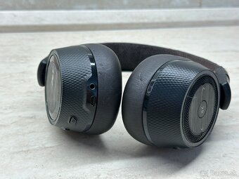 Plantronics Backbeat Pro 2 Wireless - 6