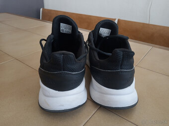 Panske bezecke tenisky ADIDAS. - 6