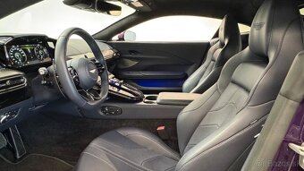 Aston Martin -V8 Vantage - Storm Purple - 6