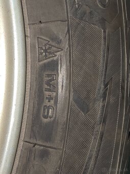 Predám zimné pneu.235/55 R17 s diskami - 6