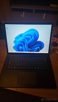 Microsoft Surface Laptop 15 - 6
