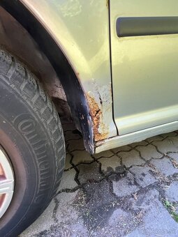 Predám VW golf IV, 1,4 benzin ročník 2002 - 6