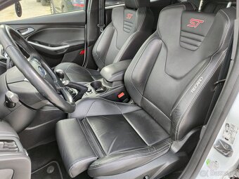 Ford Focus ST - 6