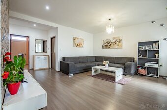 UNIKÁTNY 3 IZB. RODINNÝ DOM S GARÁŽOU, ZELENEČ - 6