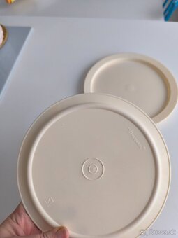 ná4 tácky, malé tanieriku Tupperware+ 1 zdarma - 6