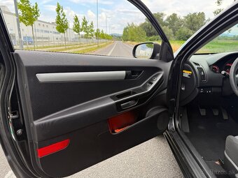 Na predaj krásna KIA Proceed 1.6 CRDi Coupe - 6